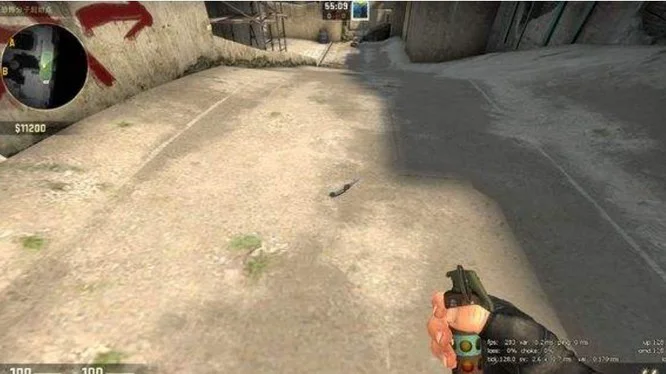 csgo怎么捡别人的刀?